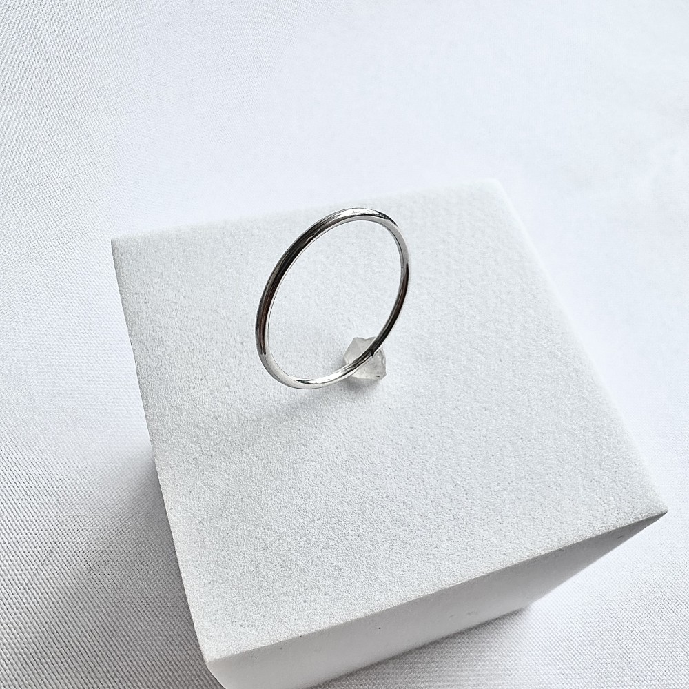 Anel minimalista liso