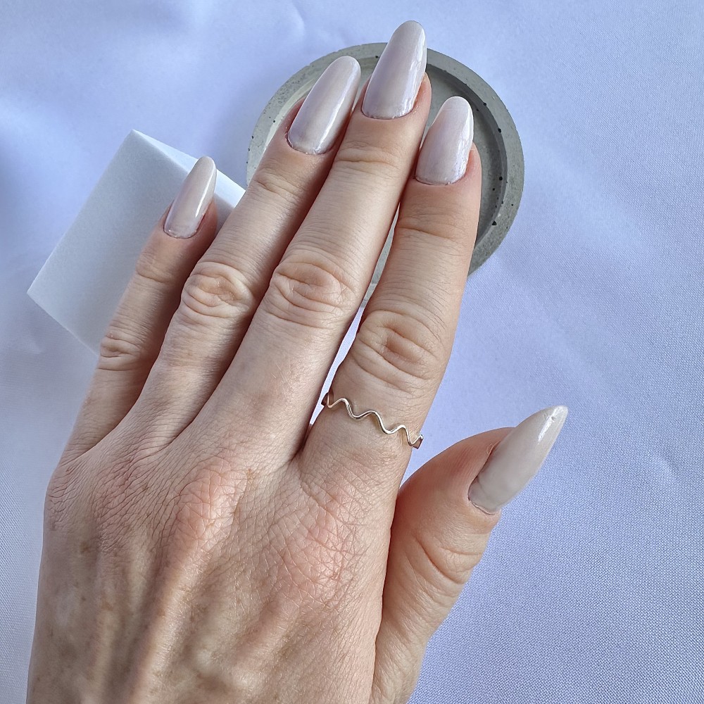Anel minimalista ondinhas