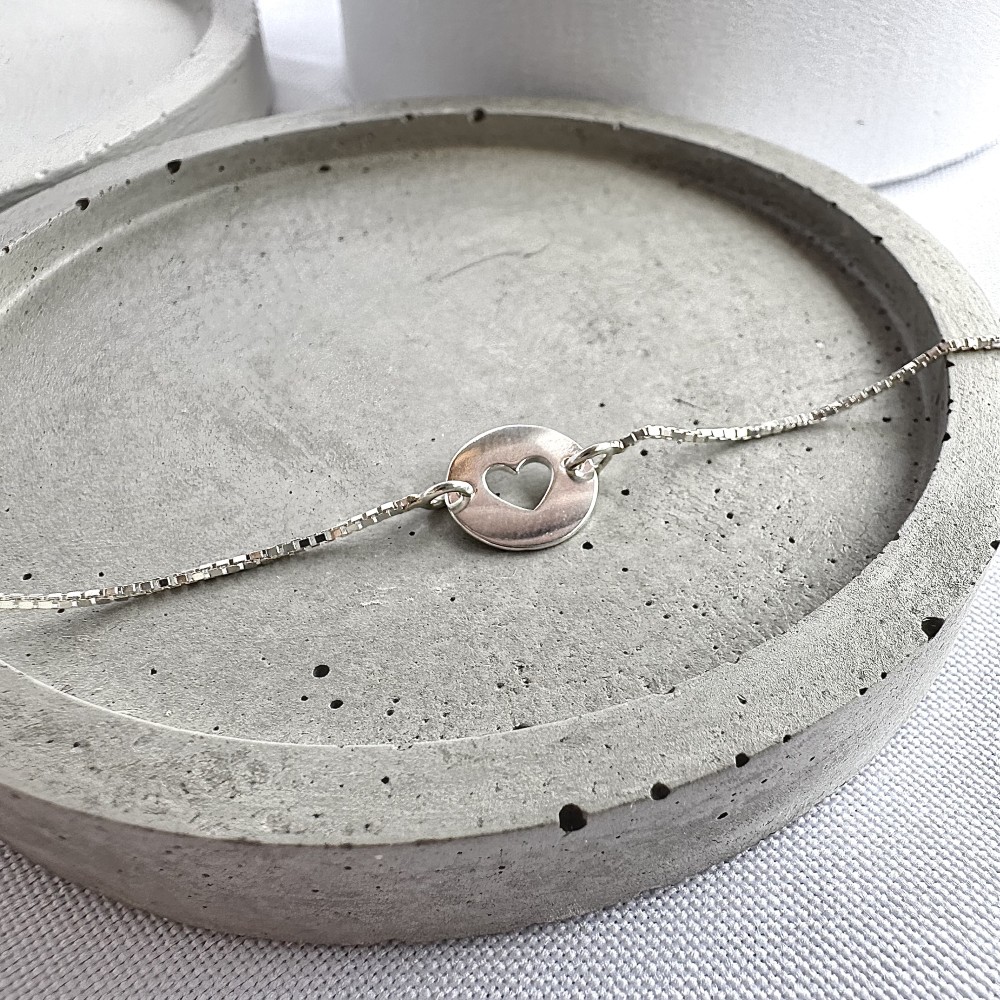 Pulseira medalha coração vazado